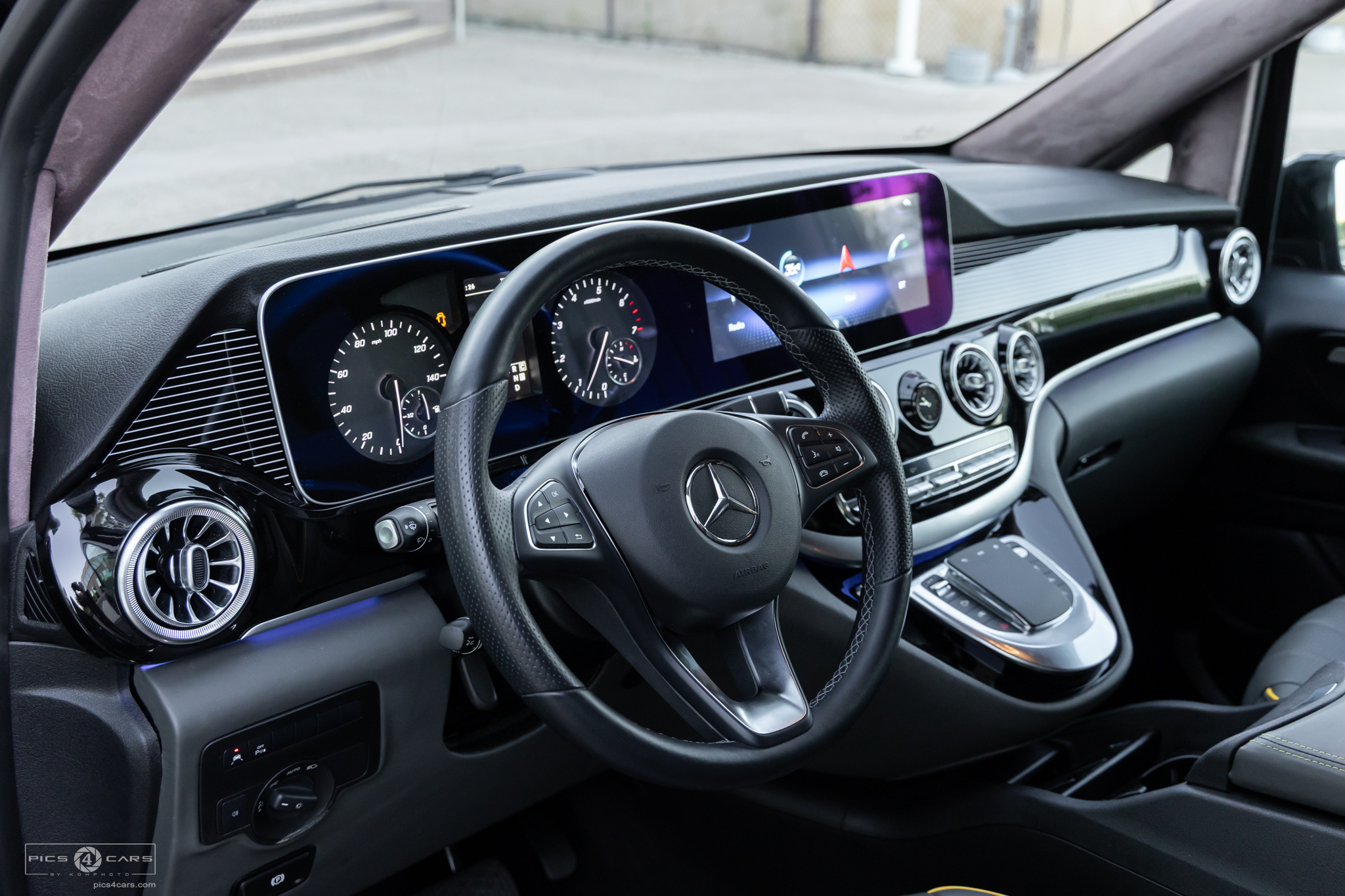 
								2023 Mercedes-Benz Metris Ambiante Lux Passenger Van full									