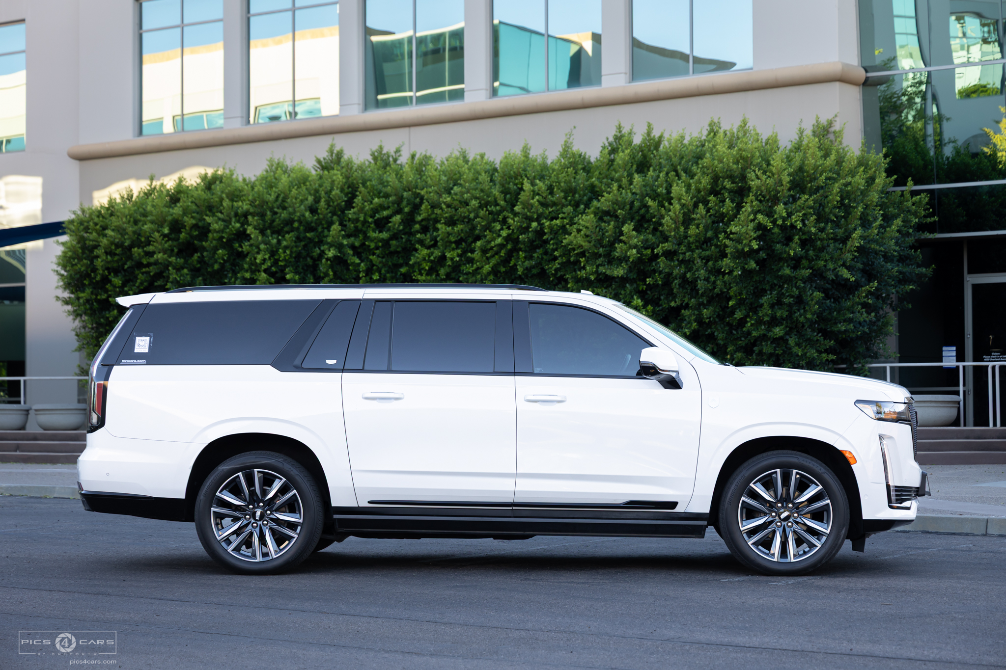 
								2022 Cadillac Escalade Aperta full									