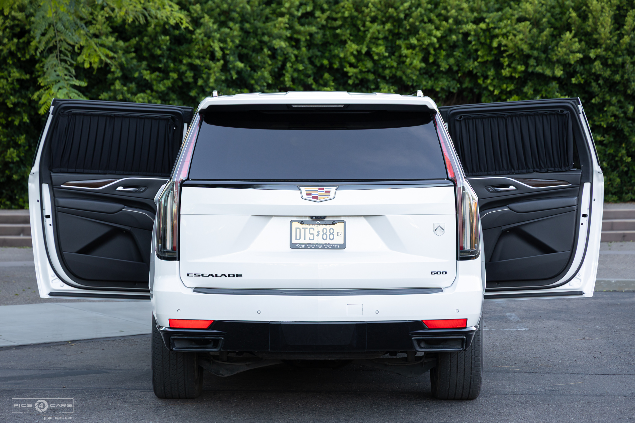 
								2022 Cadillac Escalade Aperta full									