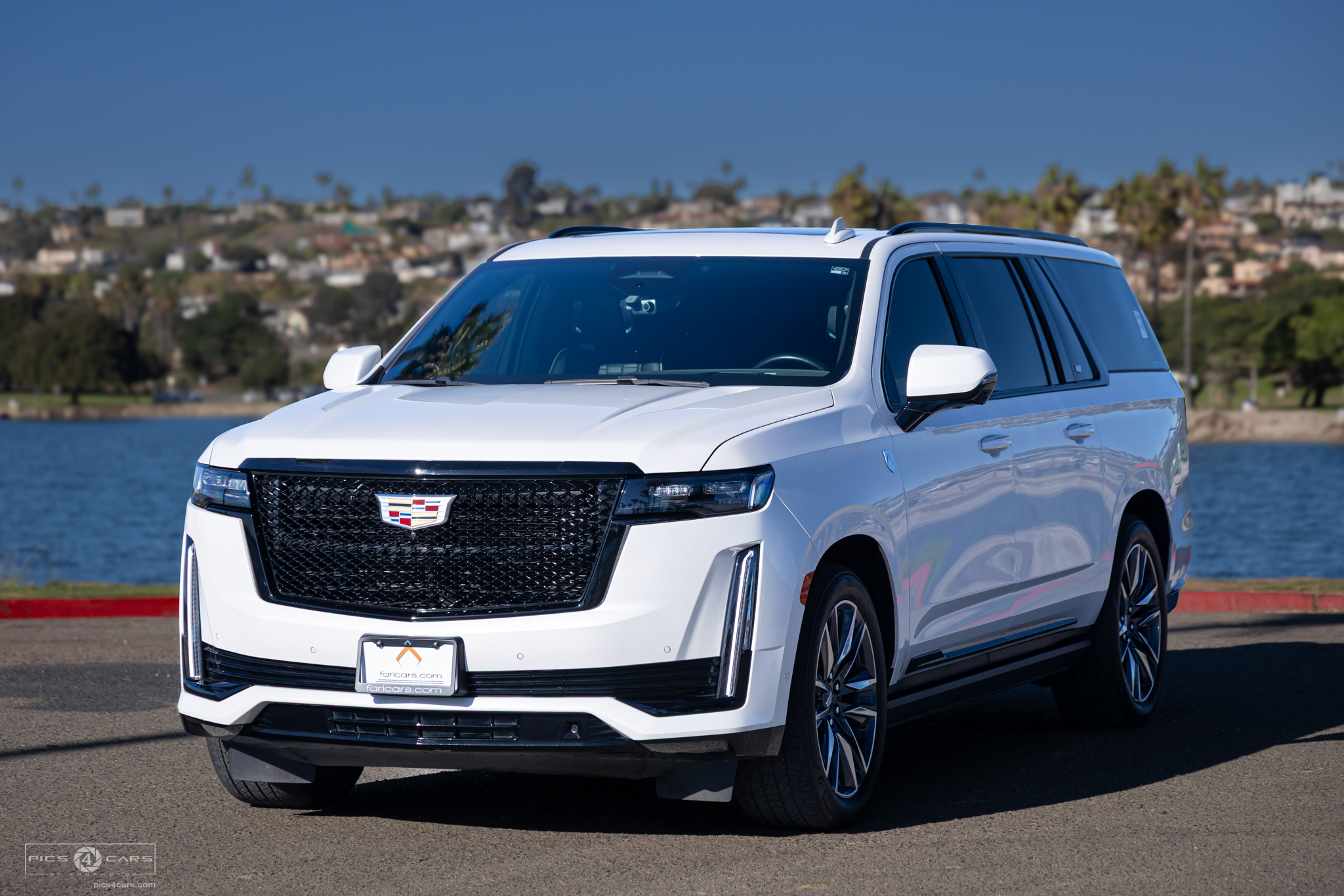 
								2022 Cadillac Escalade Aperta full									