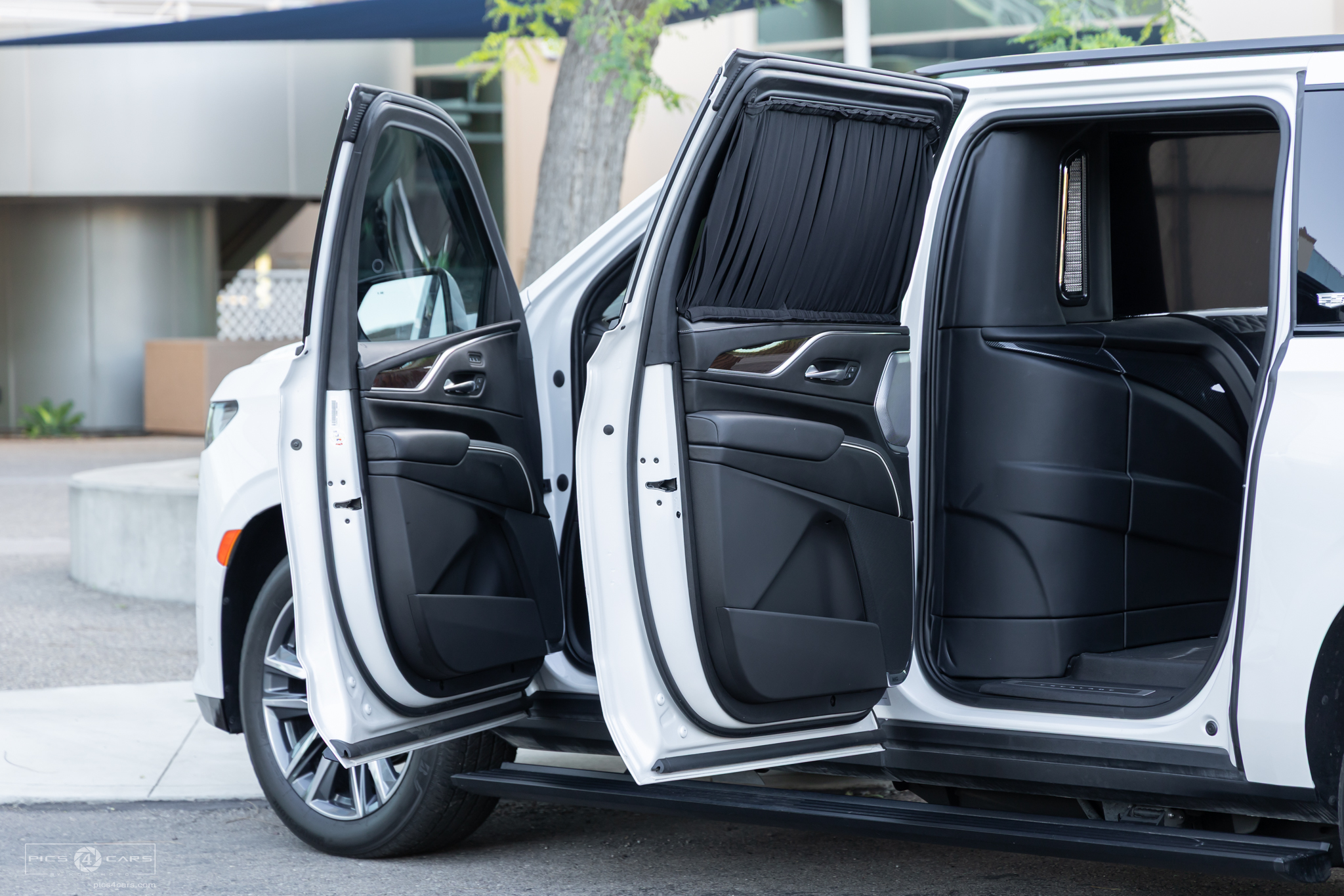 
								2022 Cadillac Escalade Aperta full									