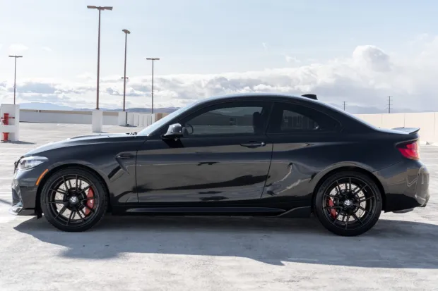 
								2020 BMW M2 CS 6 Speed full									