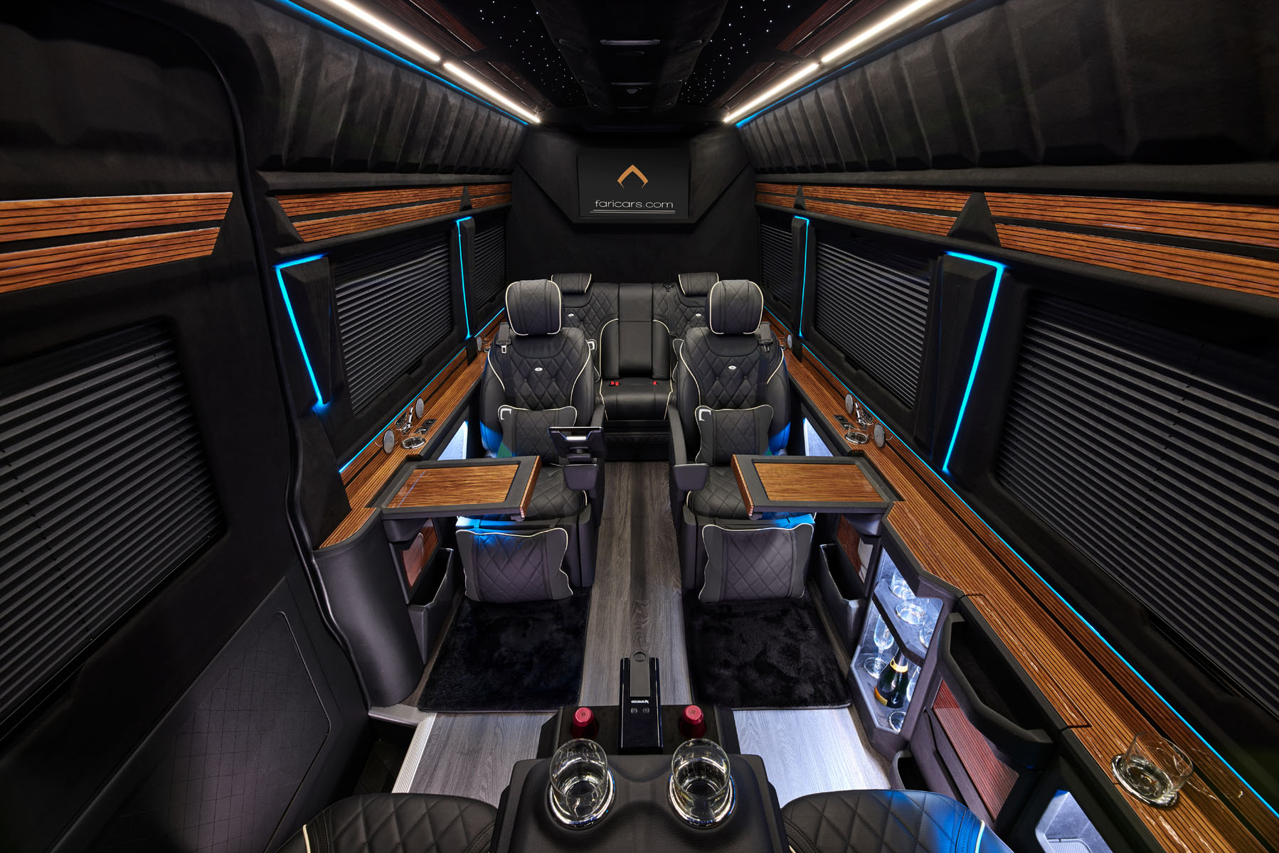 
								Mercedes-Benz Sprinter 2500 Passenger Van full									