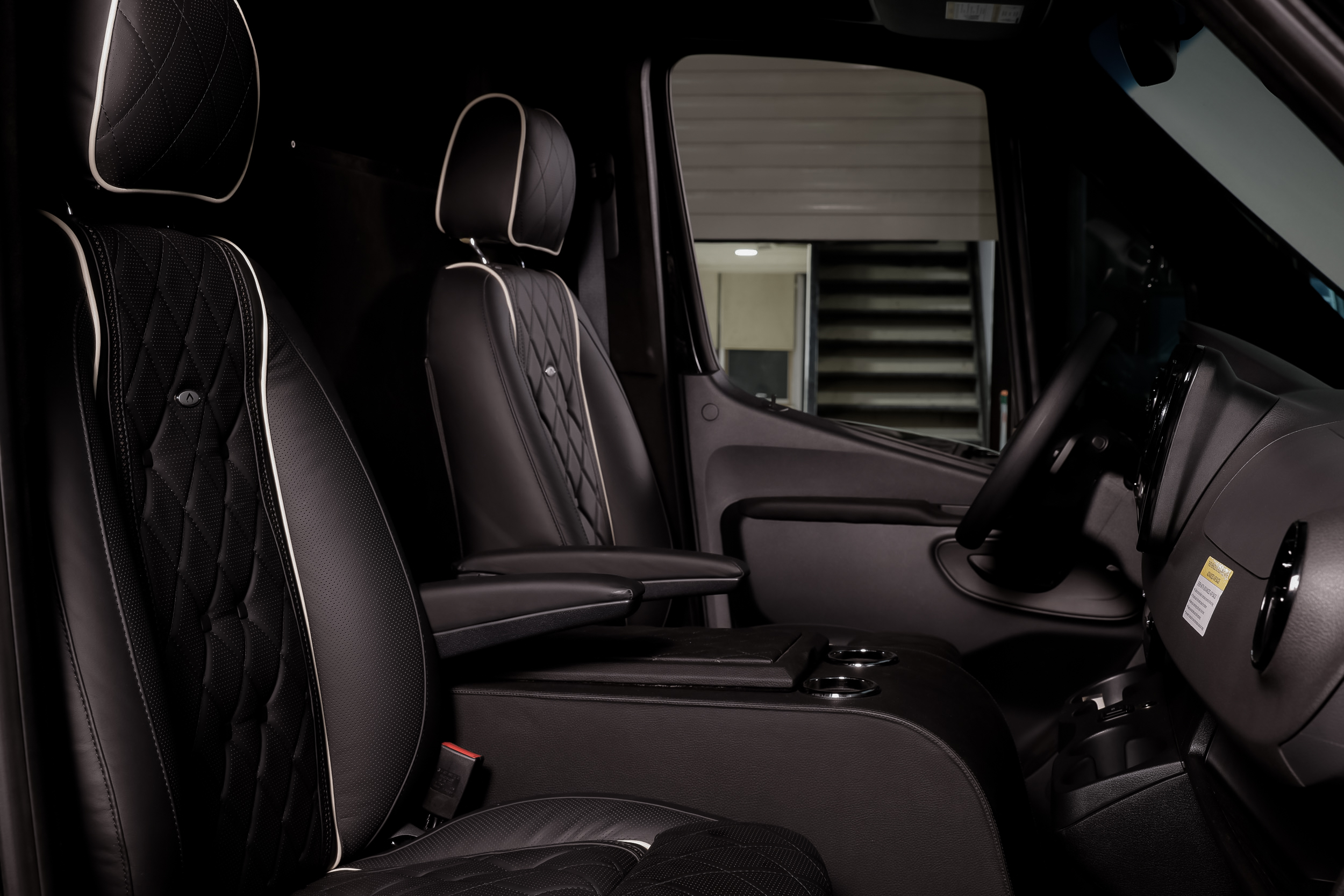 
								2023 Mercedes-Benz Sprinter 2500 full									