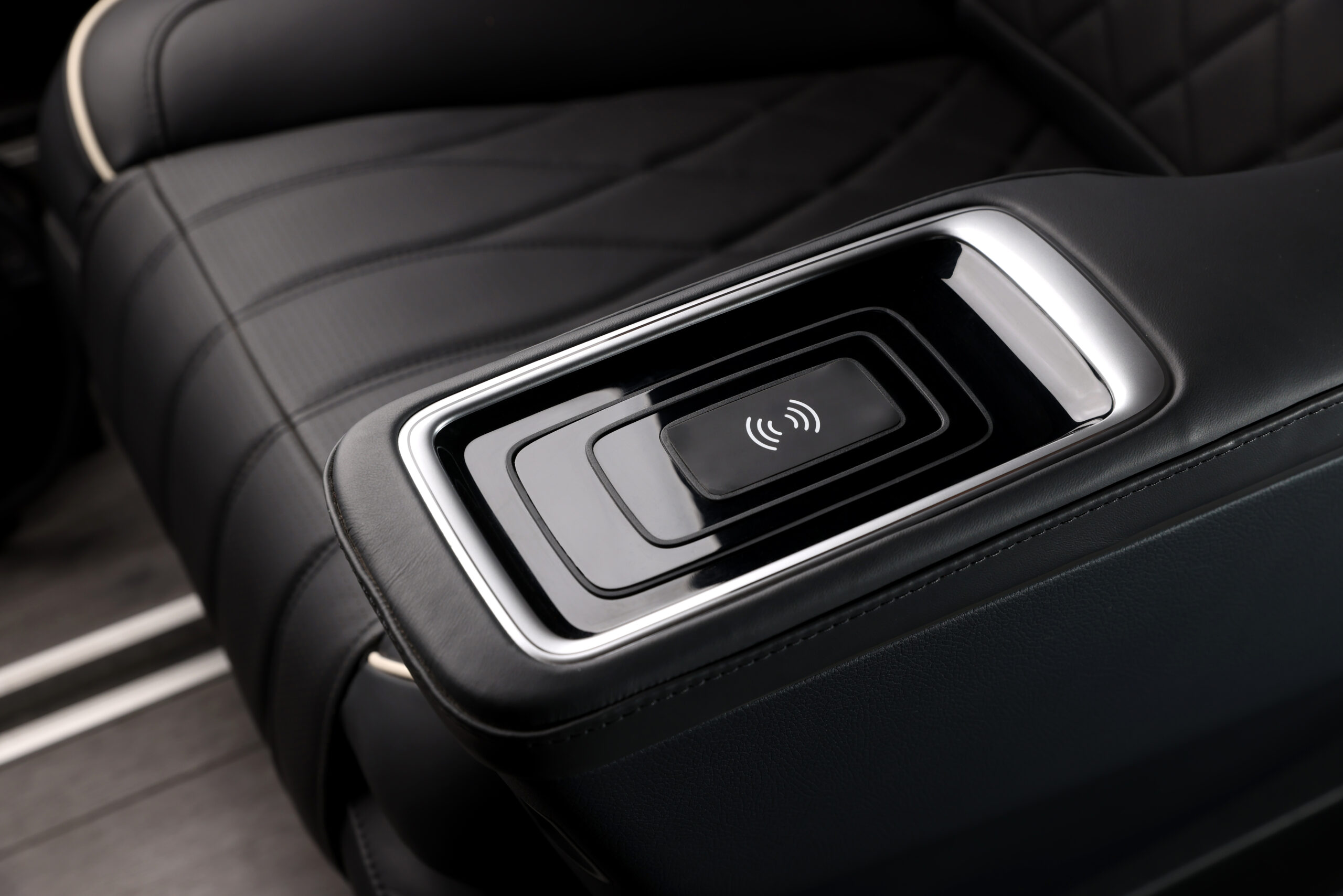 
								2022 Mercedes-Benz Sprinter 2500 Serenus Edition full									