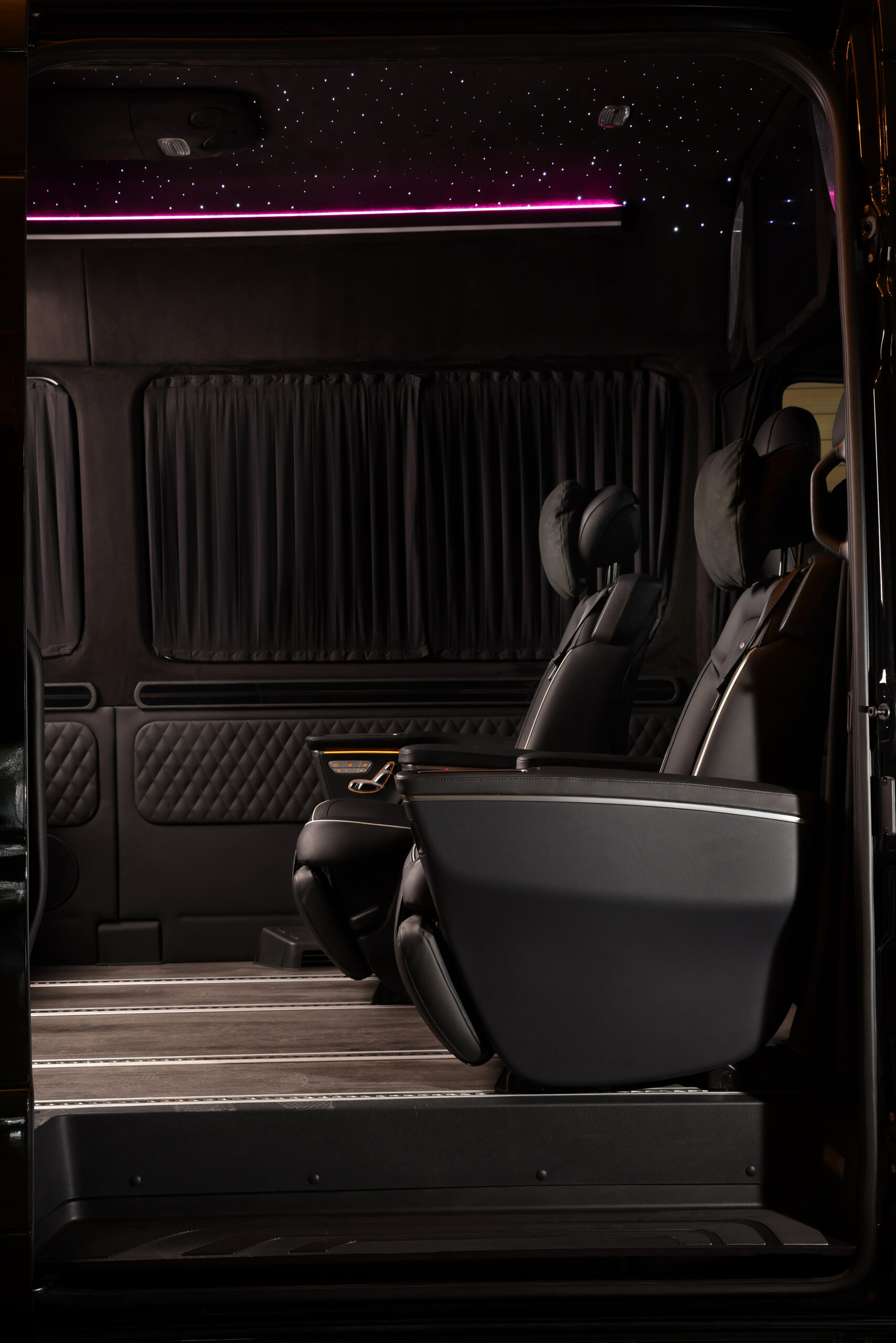 
								2022 Mercedes-Benz Sprinter 2500 Serenus Edition full									