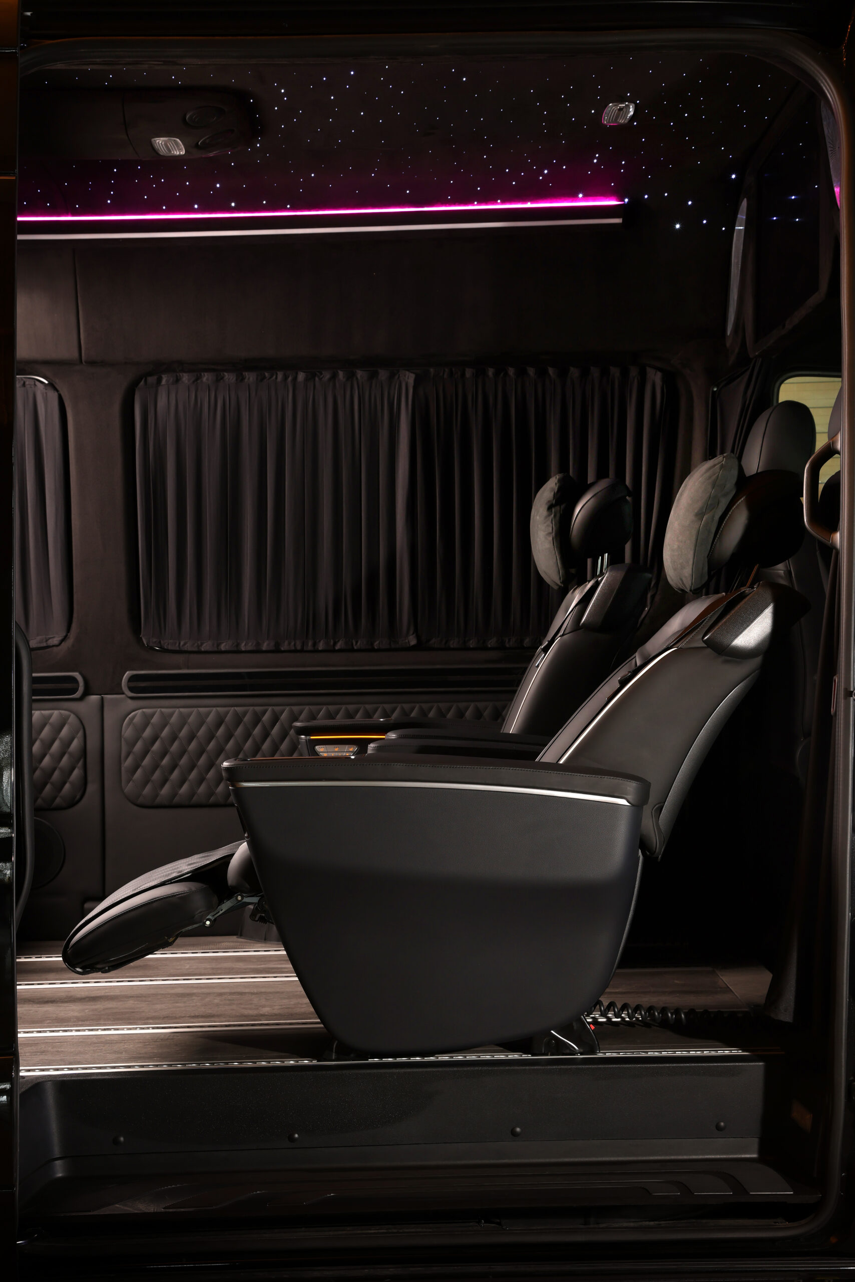 
								2022 Mercedes-Benz Sprinter 2500 Serenus Edition full									