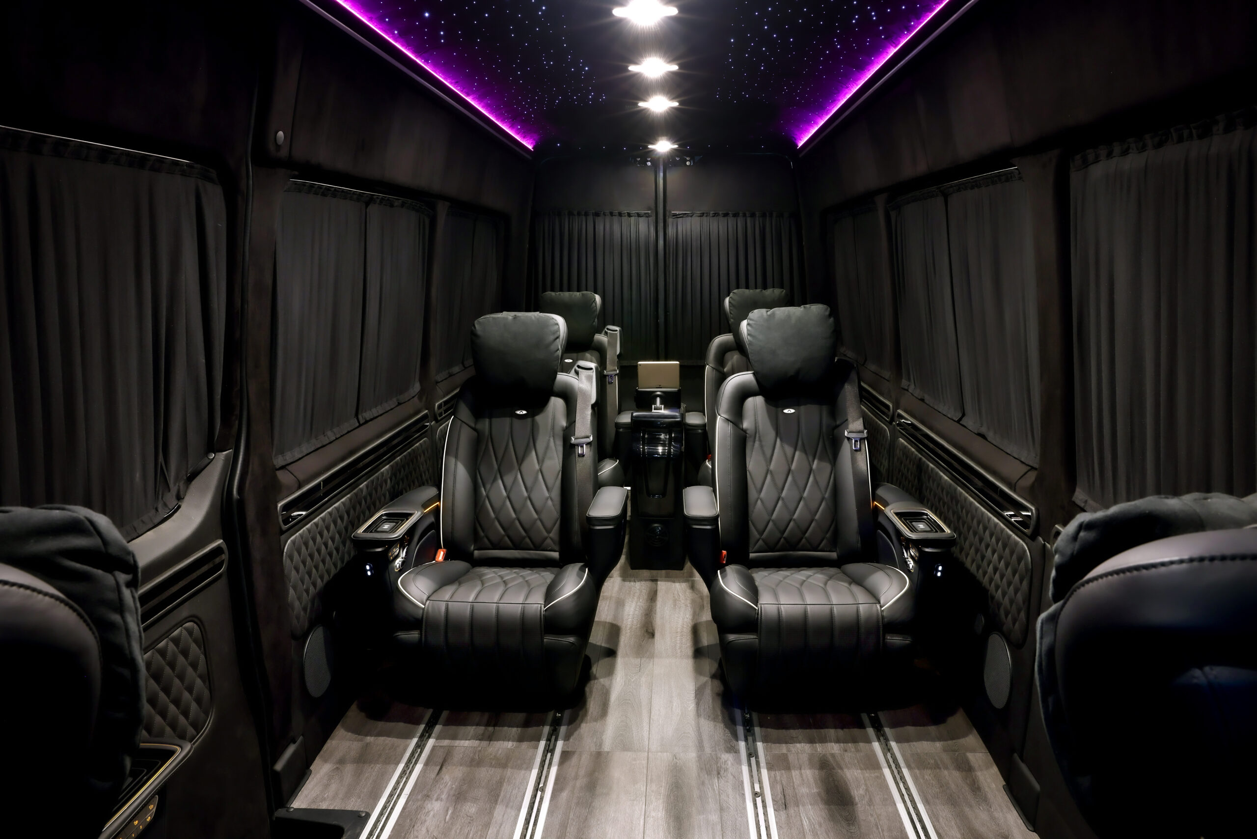 
								2022 Mercedes-Benz Sprinter 2500 Serenus Edition full									