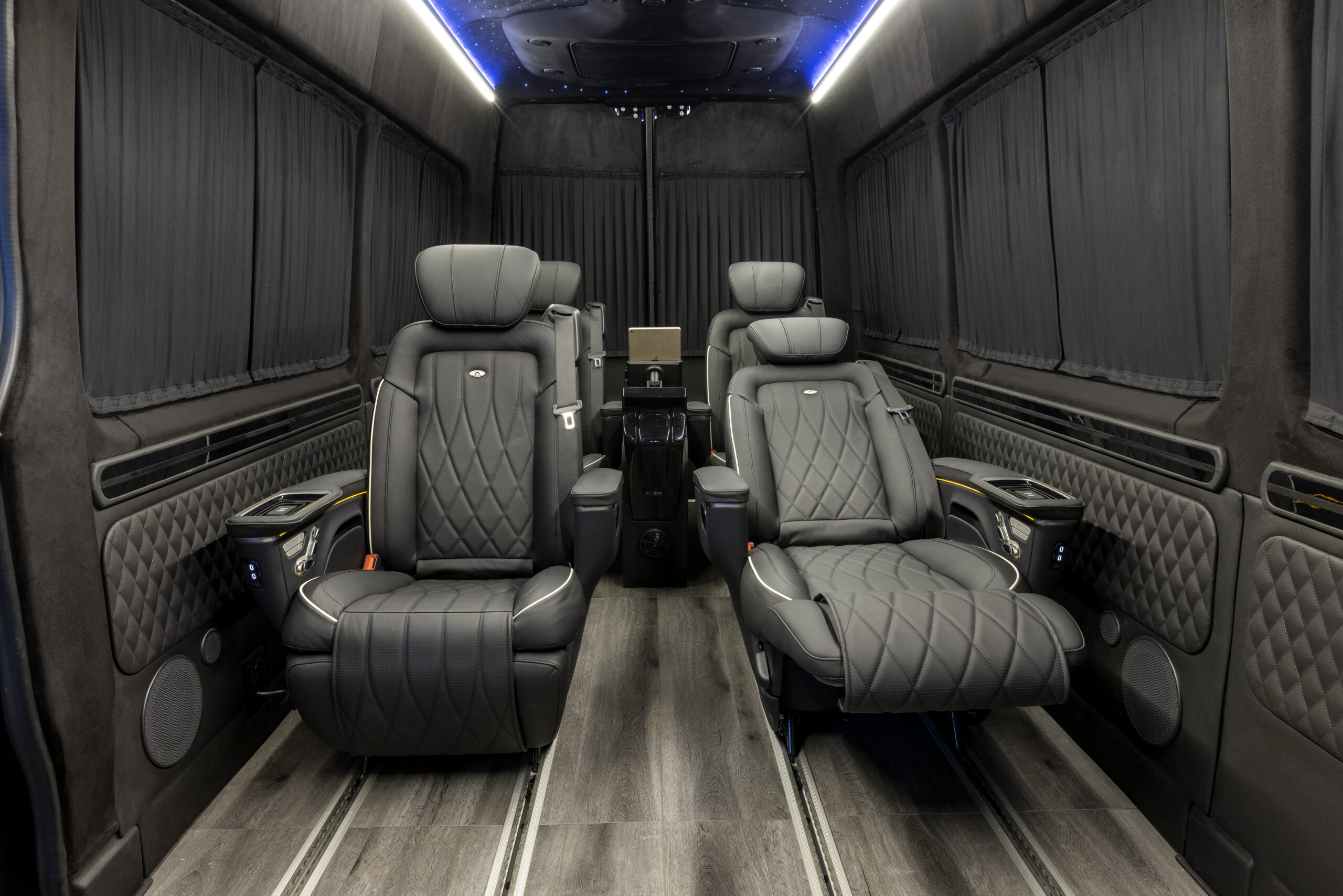 
								2022 Mercedes-Benz Sprinter 2500 Serenus Edition full									