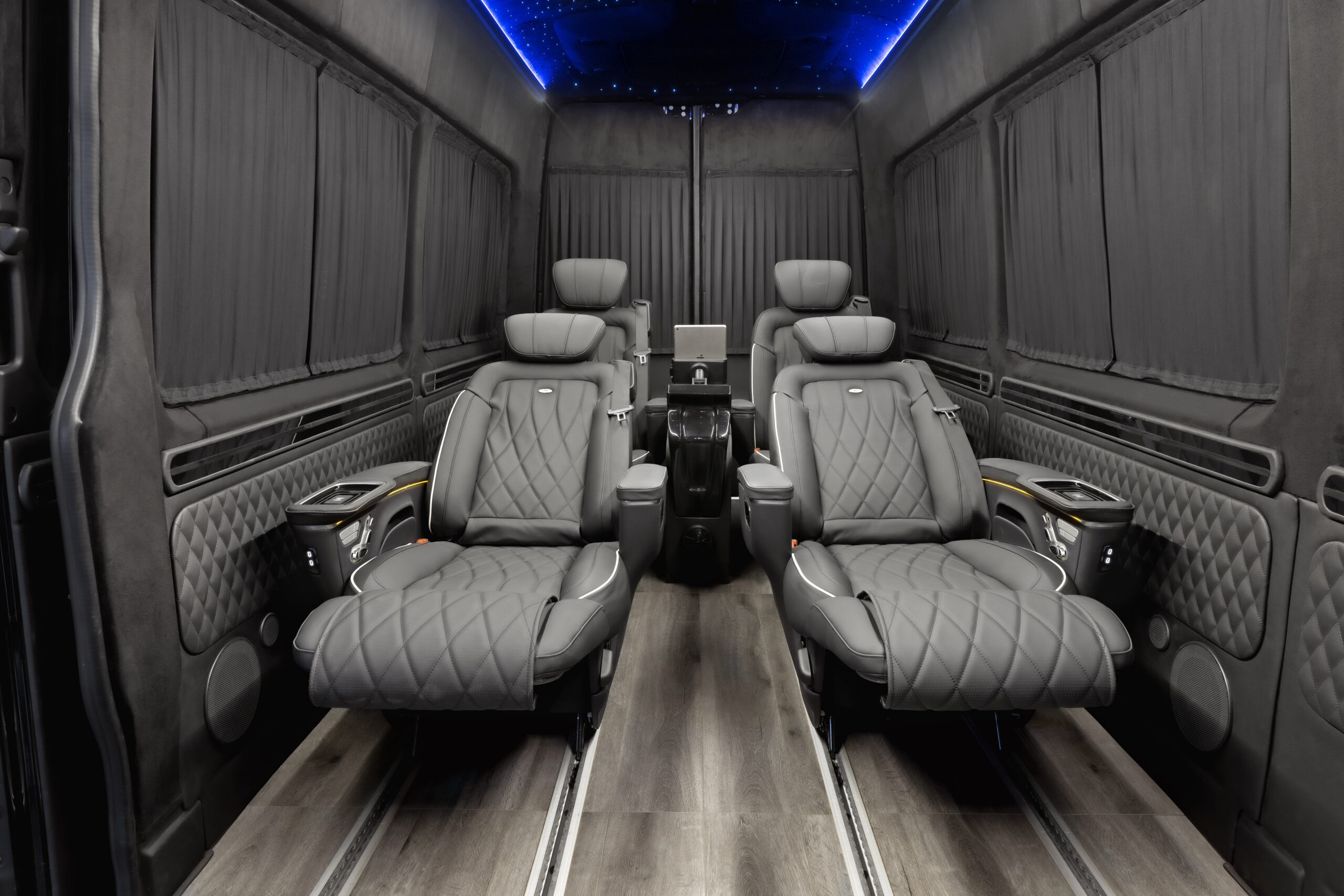 
								2022 Mercedes-Benz Sprinter 2500 Serenus Edition full									