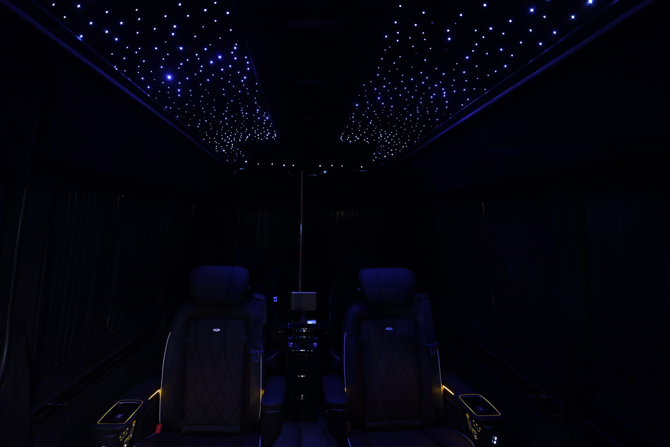 
								2022 Mercedes-Benz Sprinter 2500 Serenus Edition full									