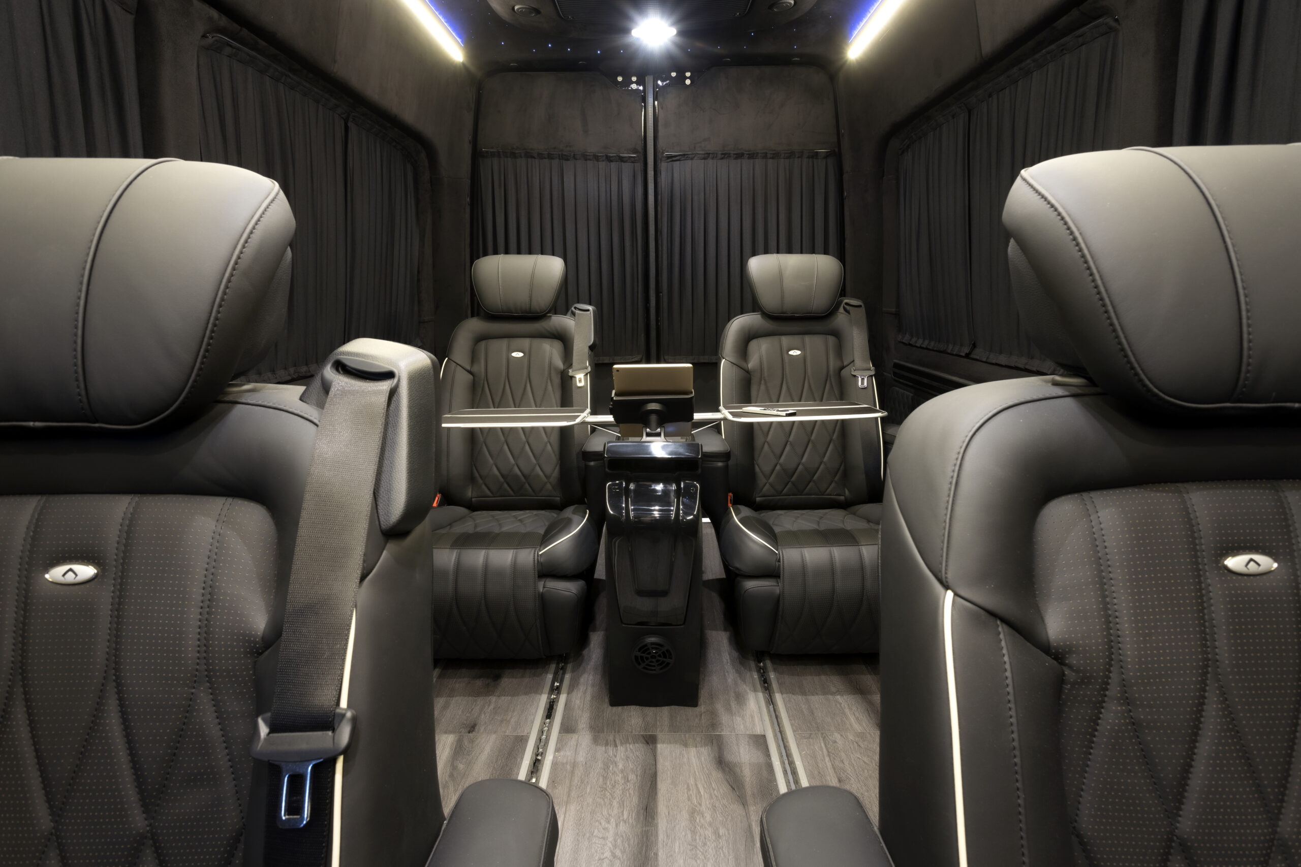 
								2022 Mercedes-Benz Sprinter 2500 Serenus Edition full									