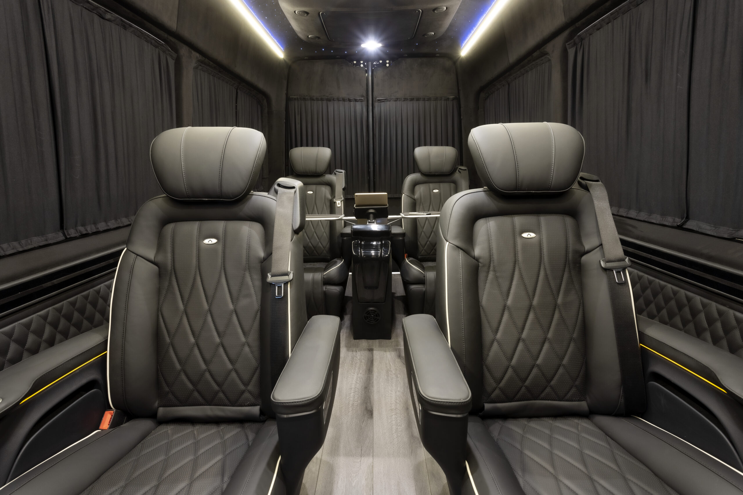 
								2022 Mercedes-Benz Sprinter 2500 Serenus Edition full									