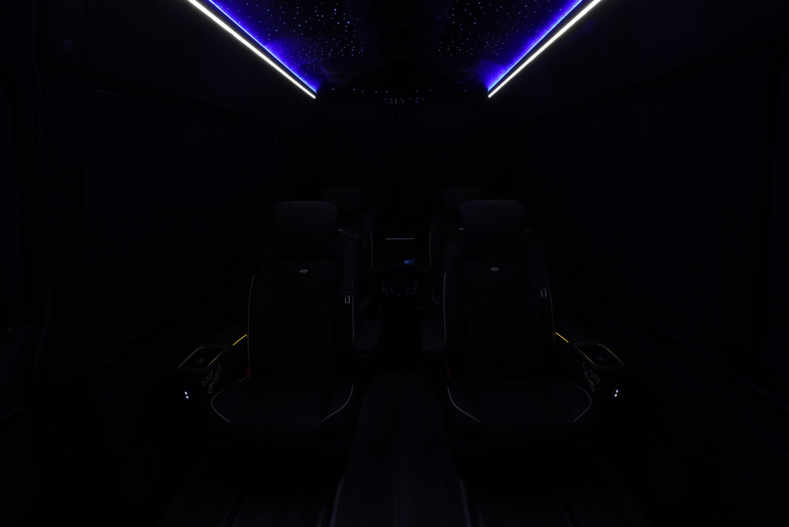 
								2022 Mercedes-Benz Sprinter 2500 Serenus Edition full									