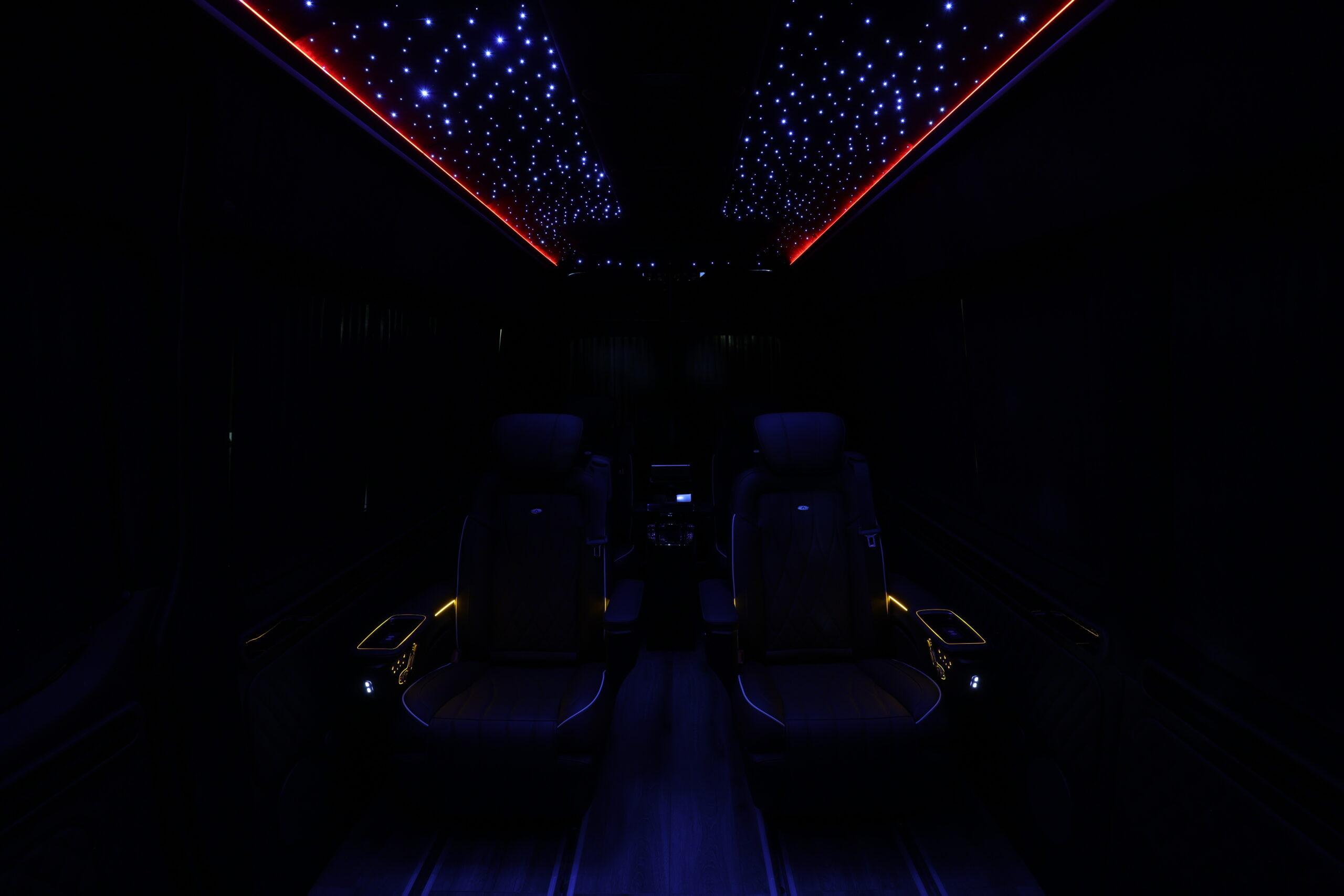 
								2022 Mercedes-Benz Sprinter 2500 Serenus Edition full									