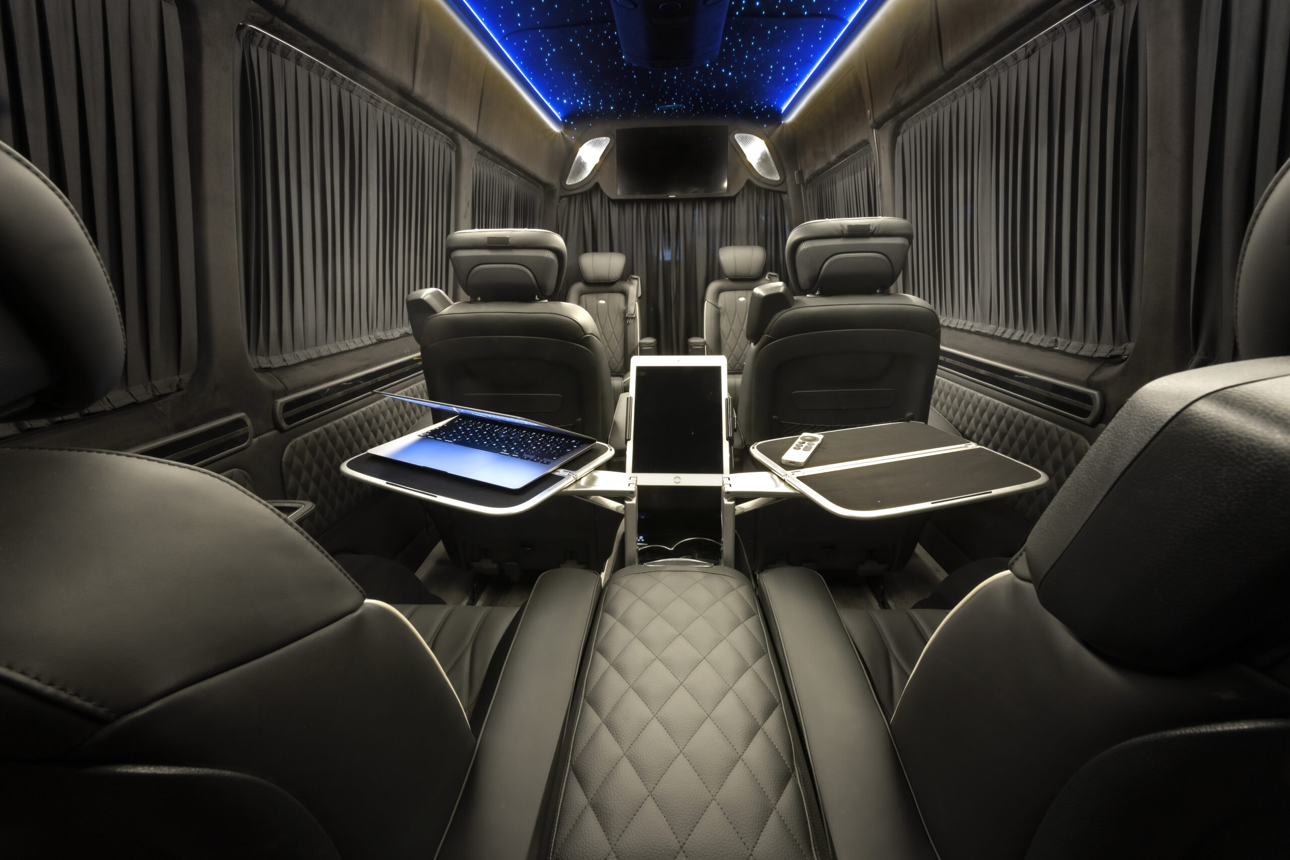 
								2022 Mercedes-Benz Sprinter 2500 Serenus Edition full									