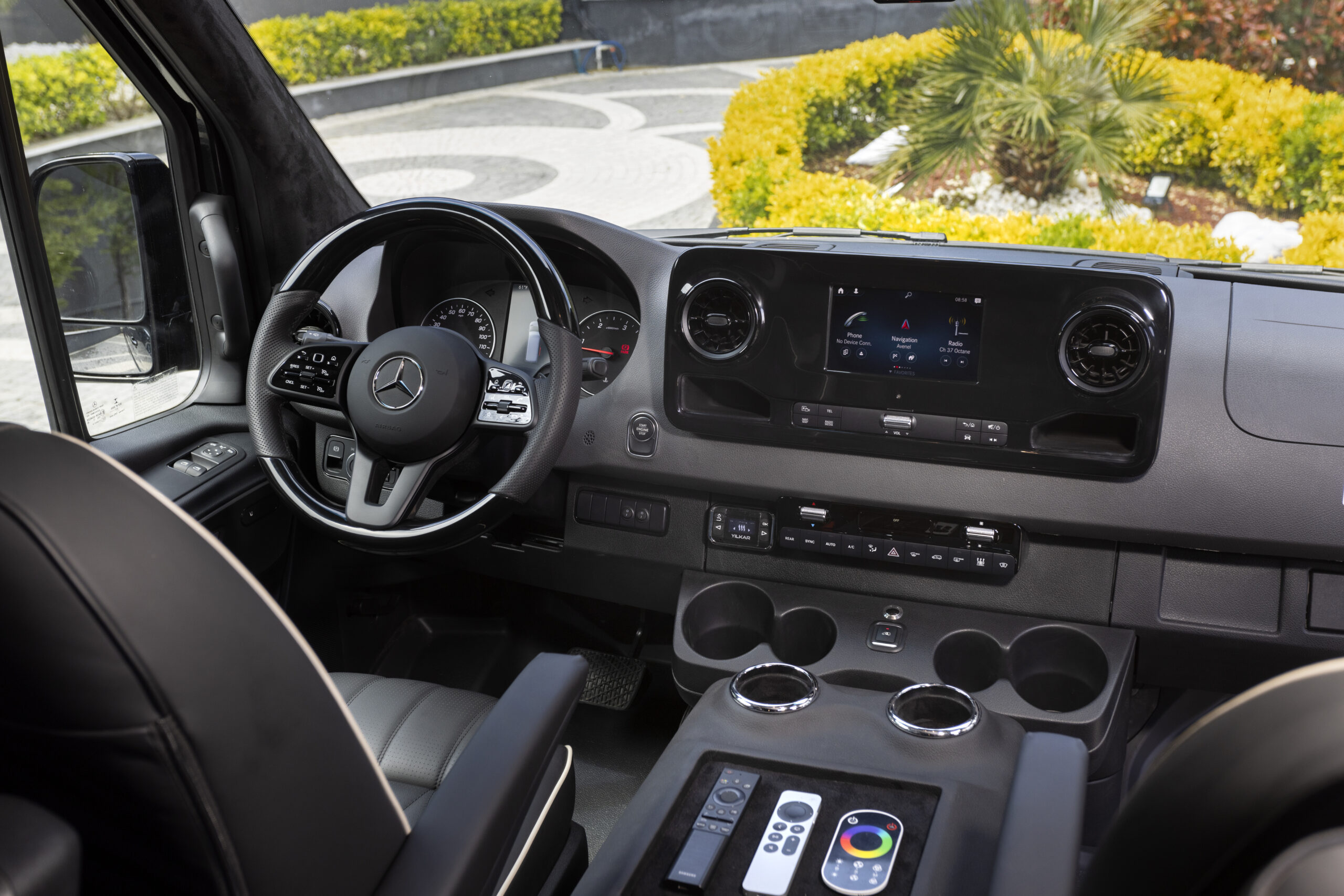 
								2022 Mercedes-Benz Sprinter 2500 Serenus Edition full									