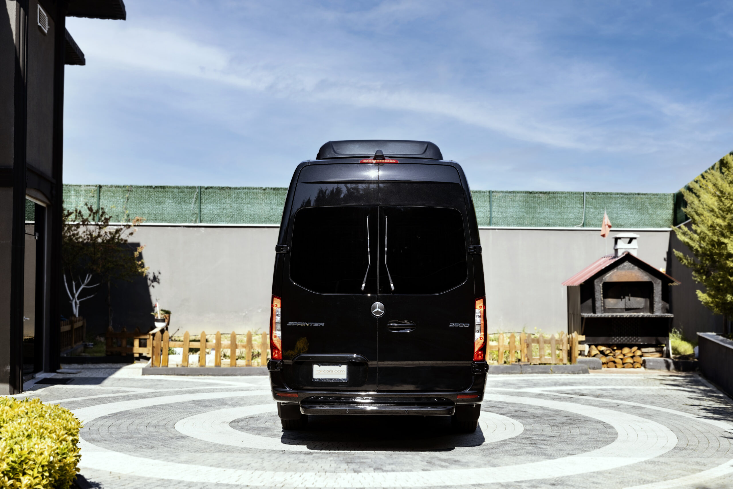 
								2022 Mercedes-Benz Sprinter 2500 Serenus Edition full									