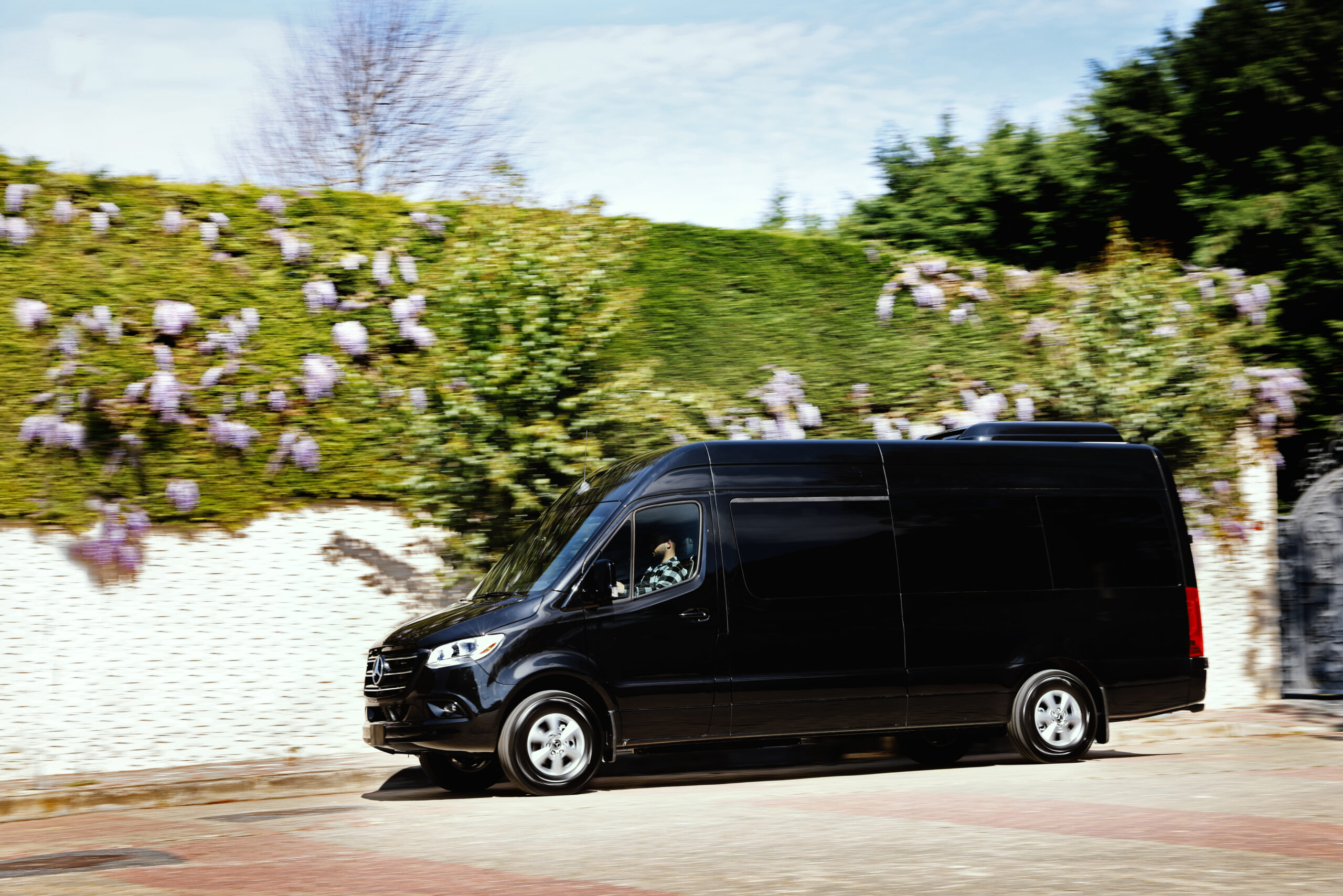 
								2022 Mercedes-Benz Sprinter 2500 Serenus Edition full									