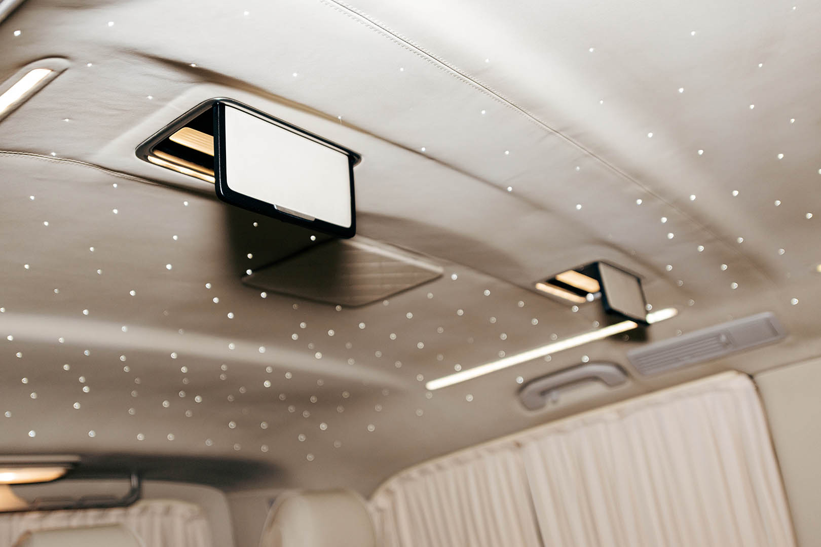 
								2023 Mercedes-Benz Metris Passenger Van full									