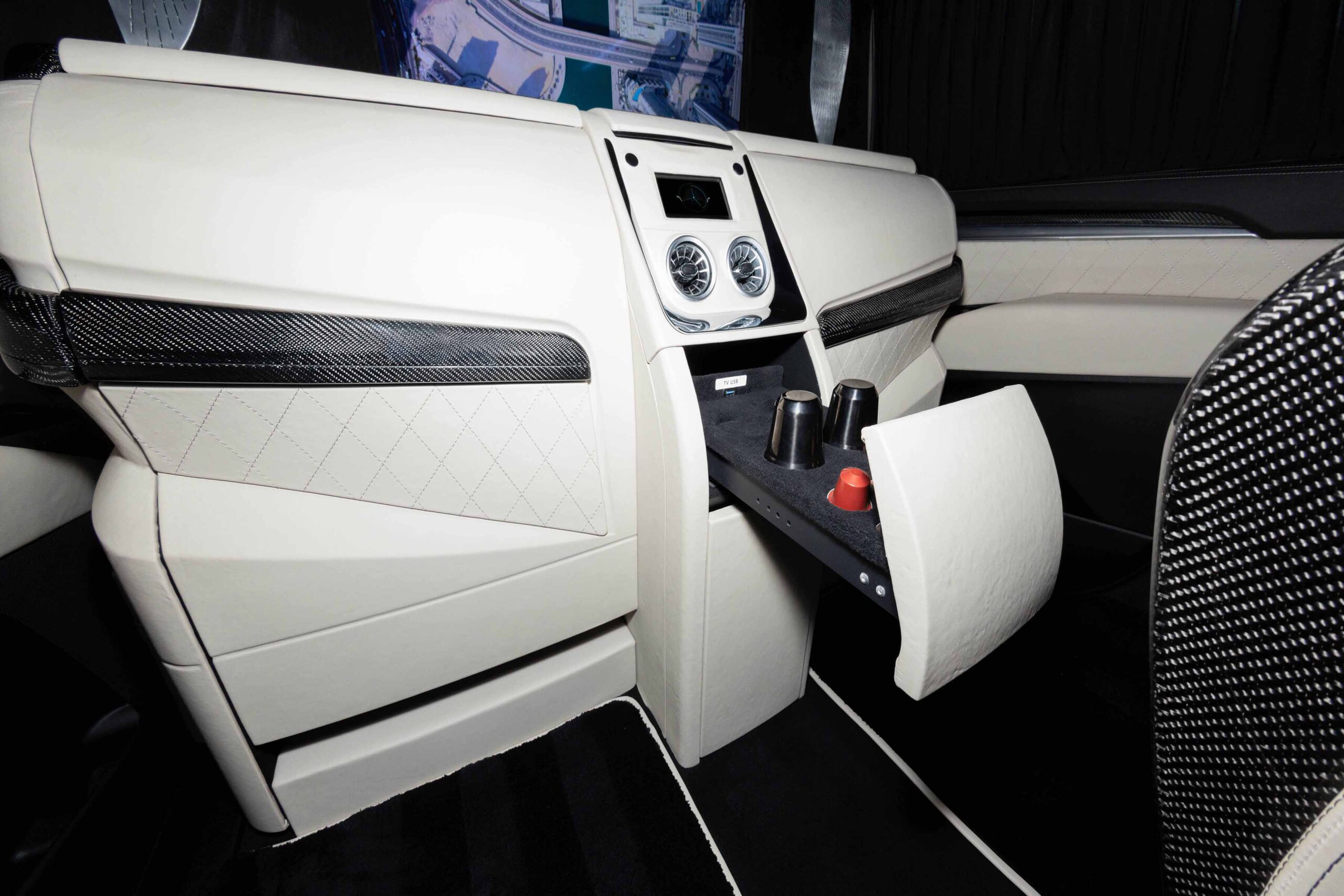 
								2025 Cadillac Escalade ESV Sport Platinum full									