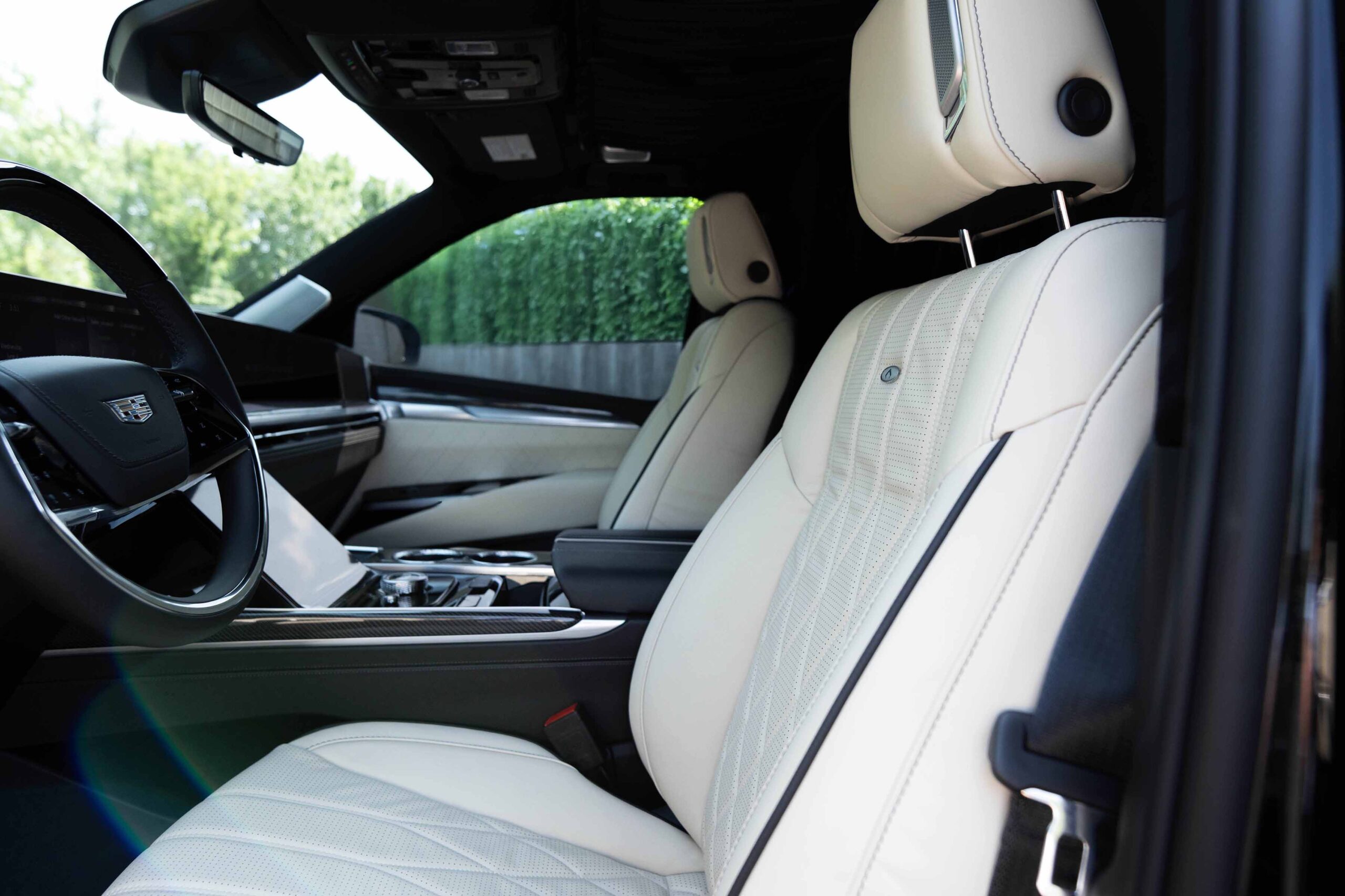 
								2025 Cadillac Escalade ESV Sport Platinum full									