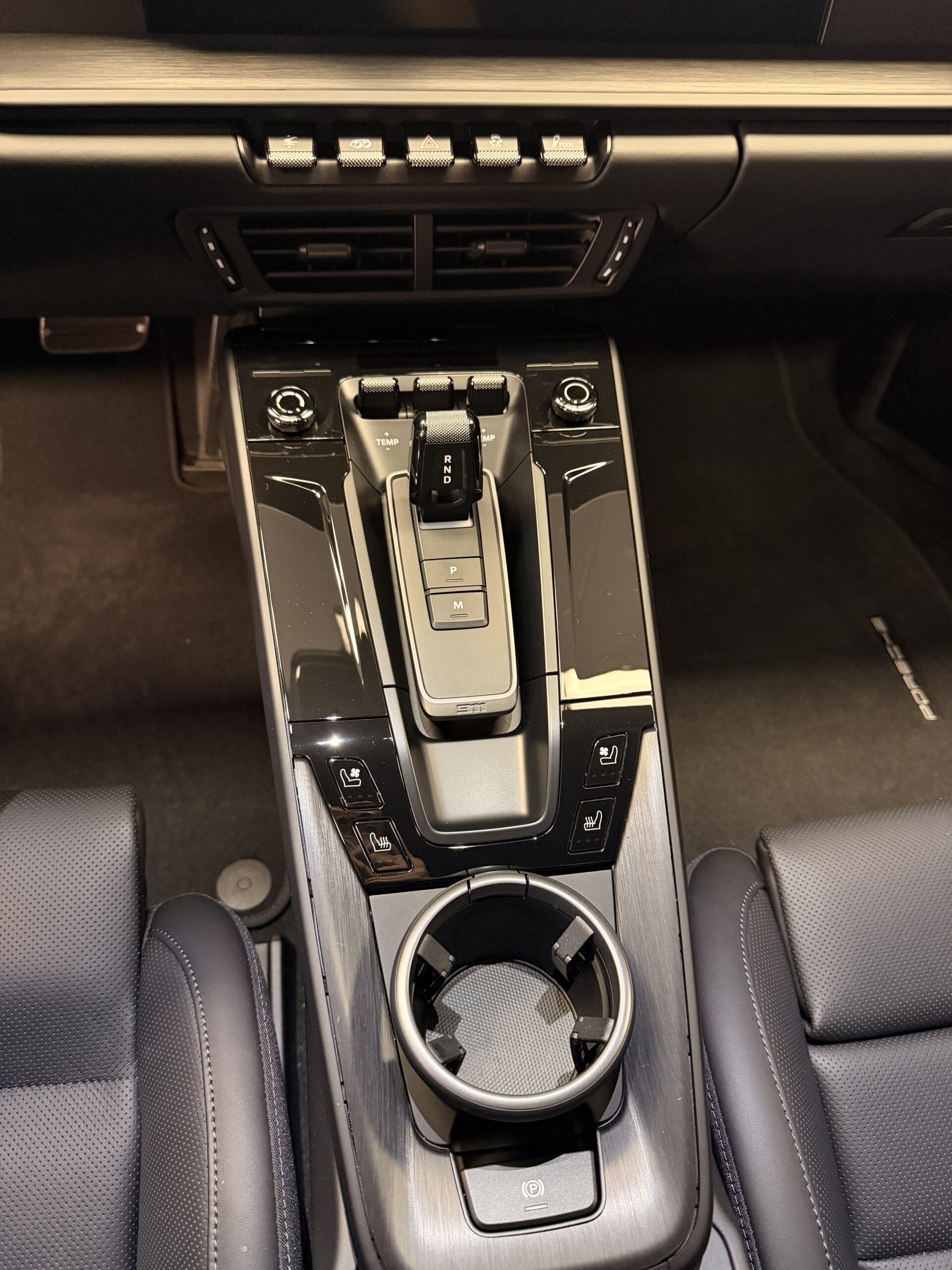 
								2025 Porsche 992.2 Carrera GTS Coupe full									