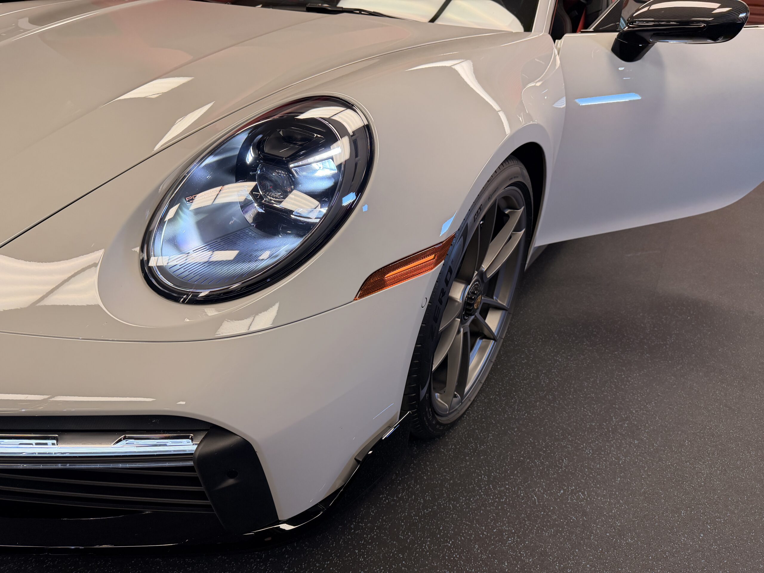 
								2025 Porsche 911 Turbo S full									