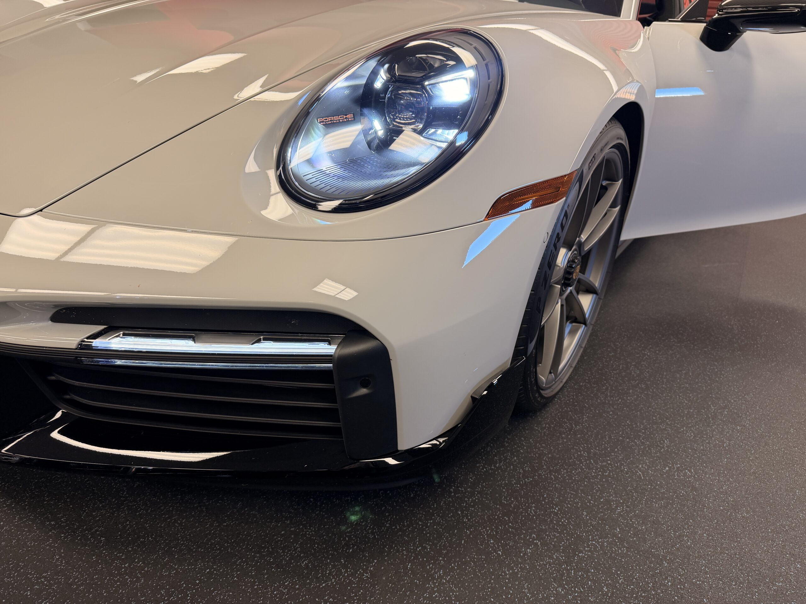 
								2025 Porsche 911 Turbo S full									