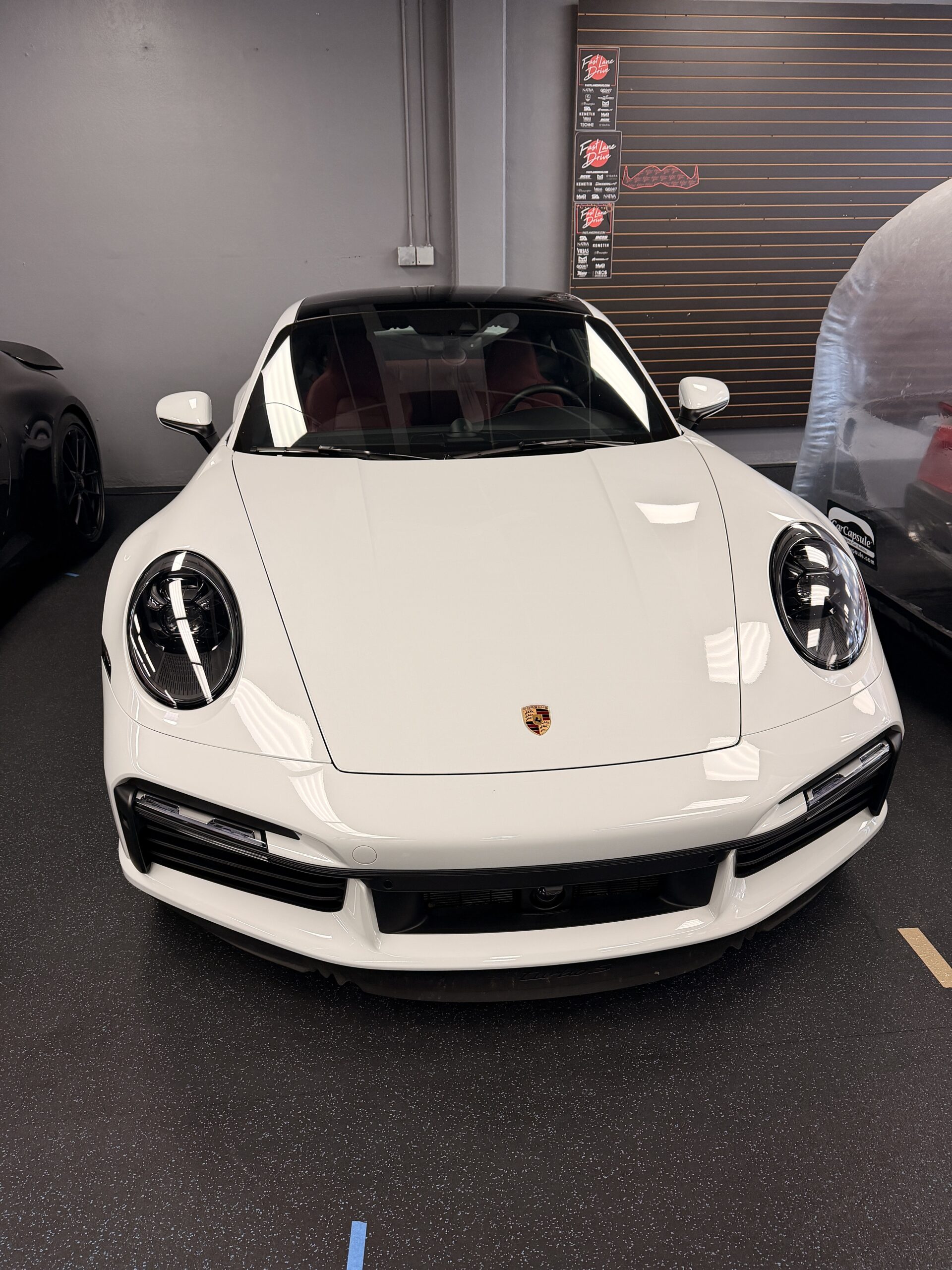 
								2021 Porsche 911 Turbo S Coupe full									