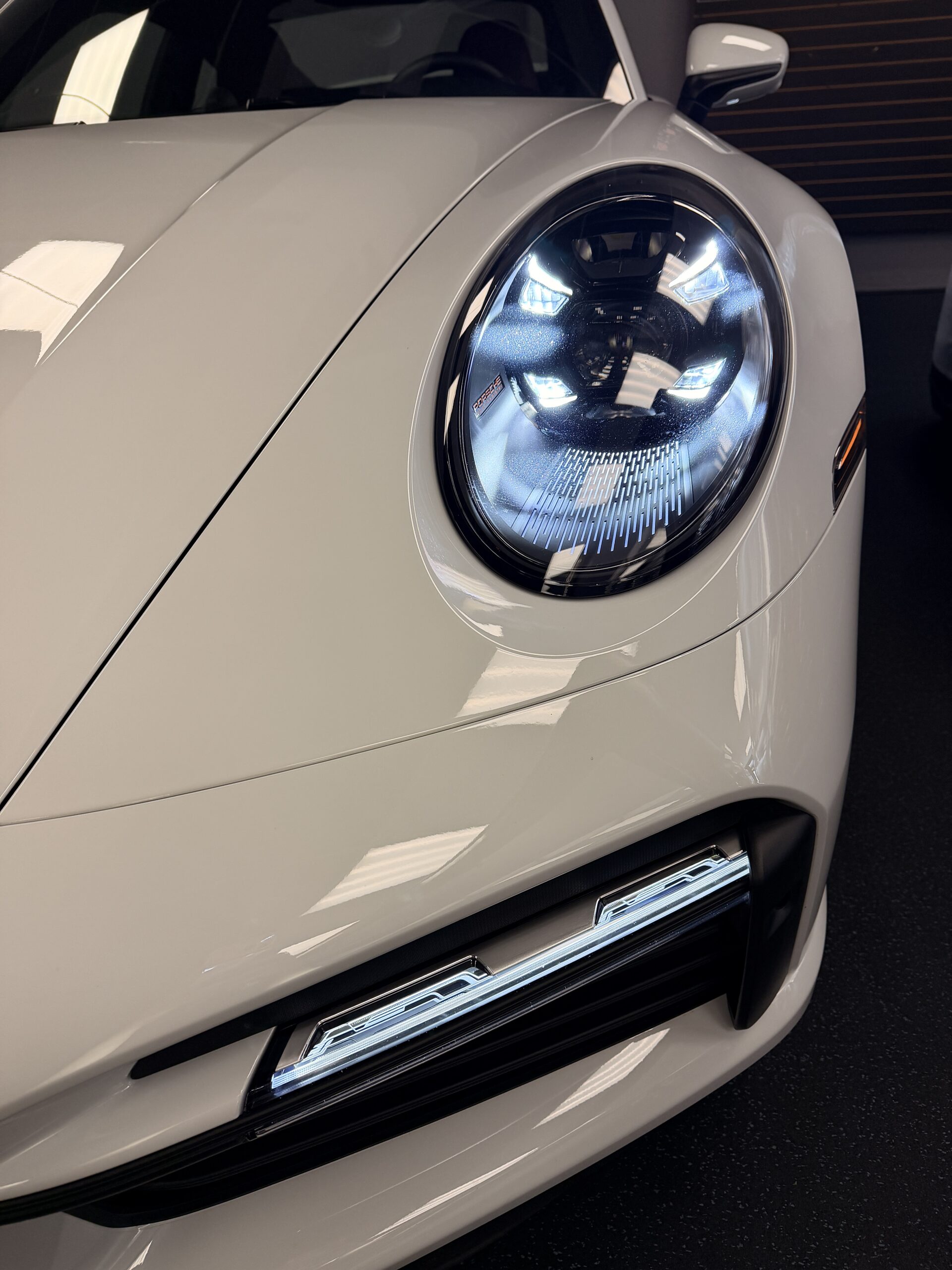 
								2021 Porsche 911 Turbo S Coupe full									