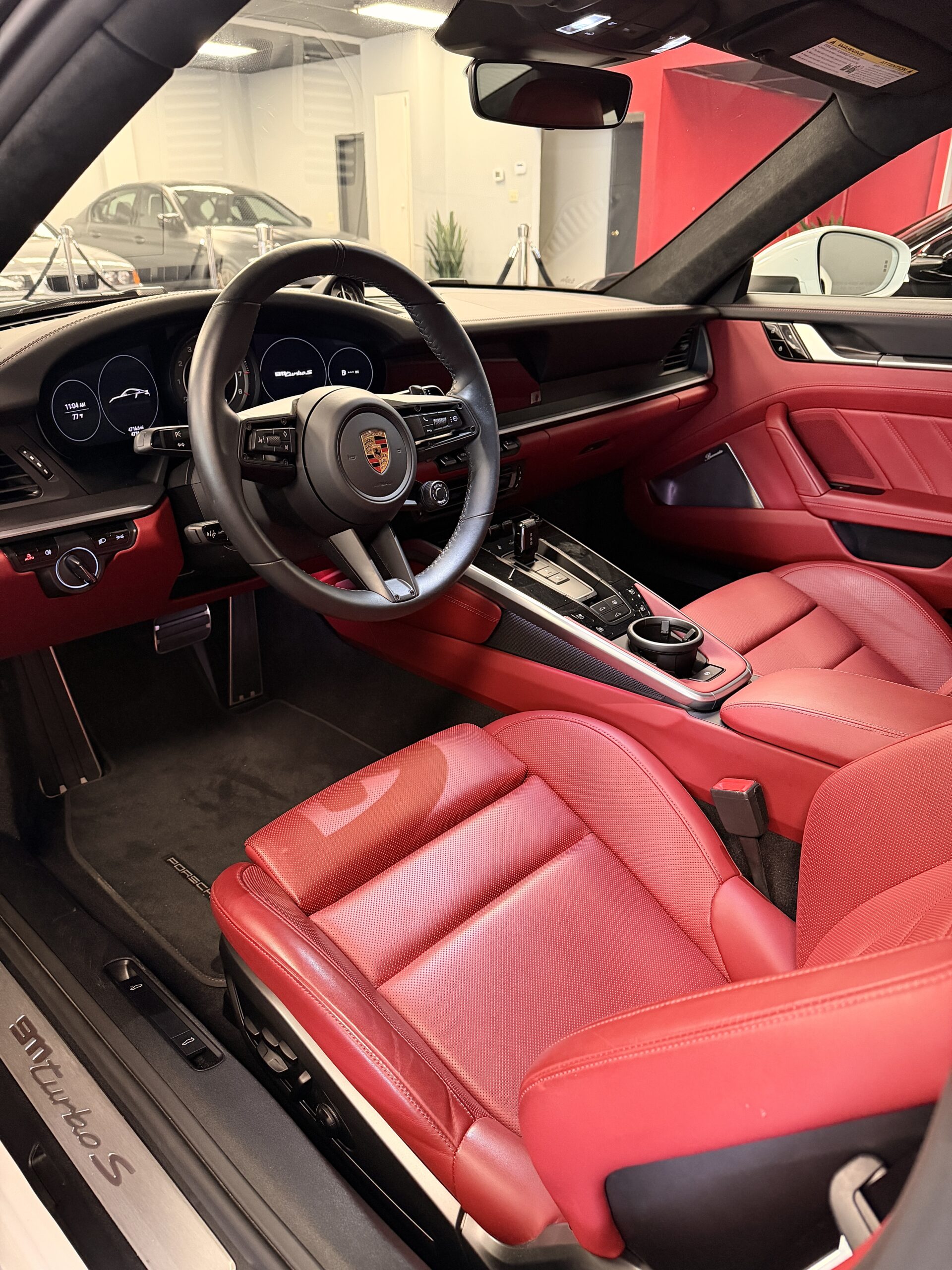 
								2021 Porsche 911 Turbo S Coupe full									