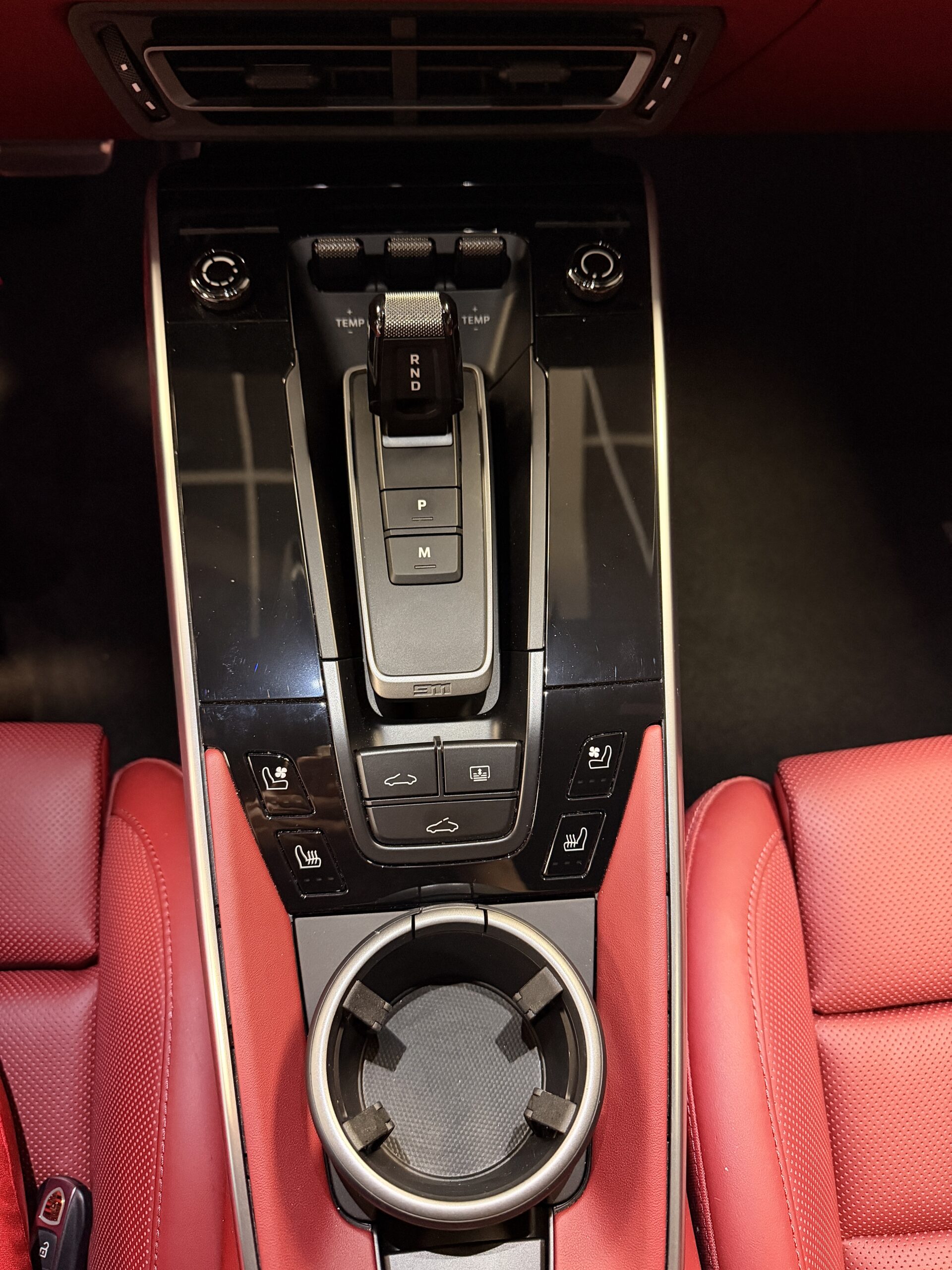 
								2021 Porsche 911 Turbo S Coupe full									