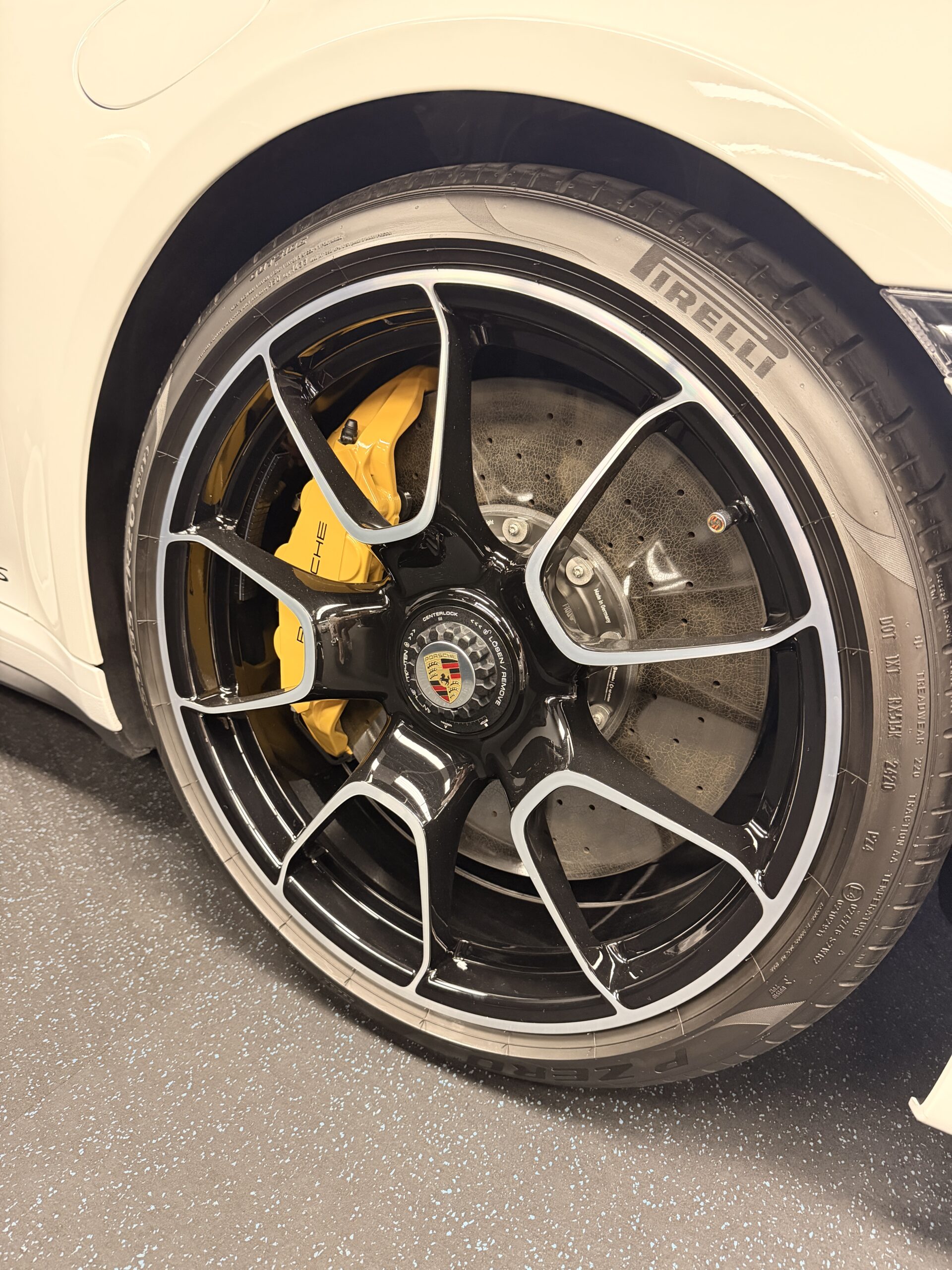 
								2021 Porsche 911 Turbo S Coupe full									