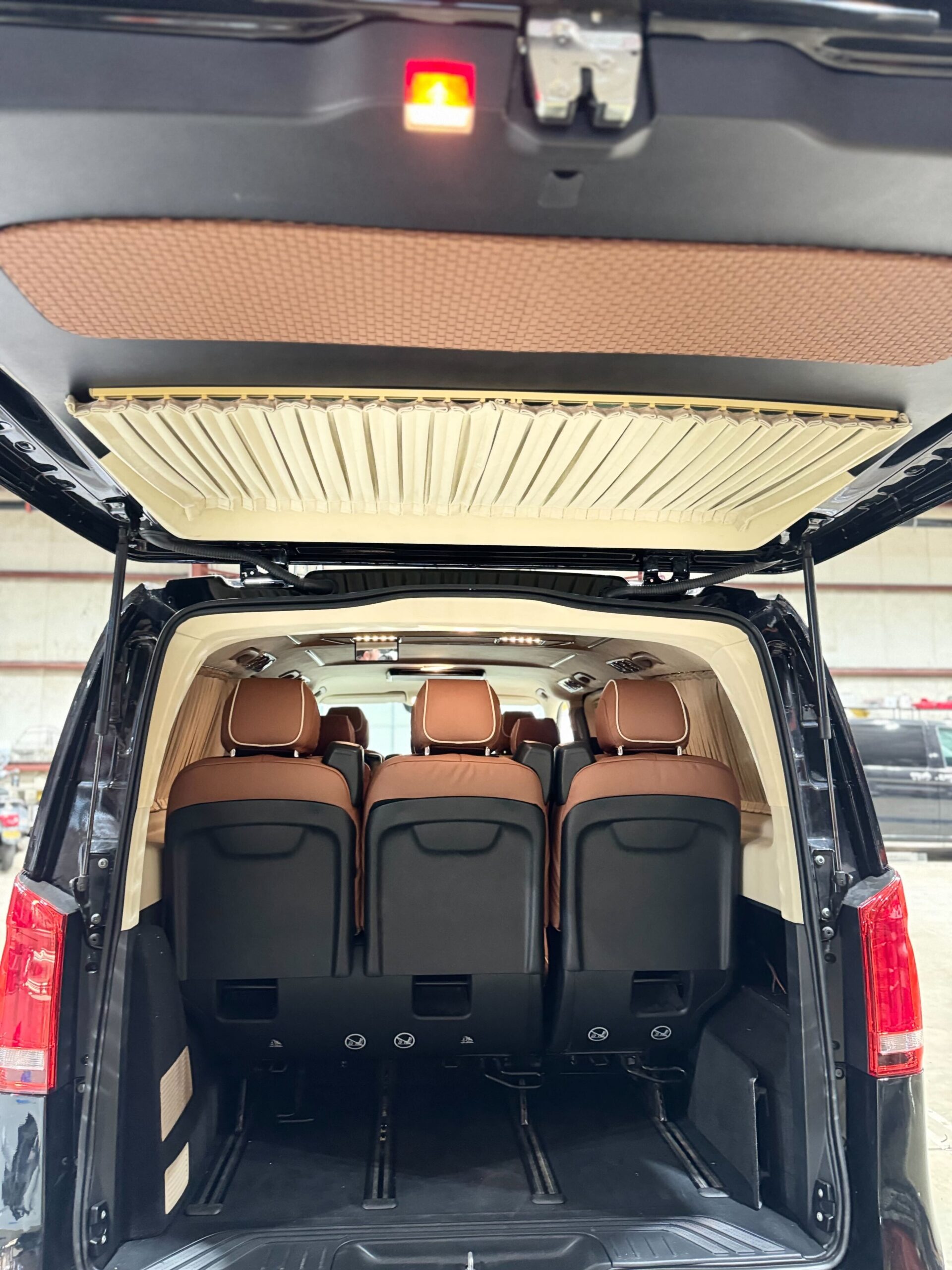 
								2023 Mercedes-Benz Metris Passenger Van full									