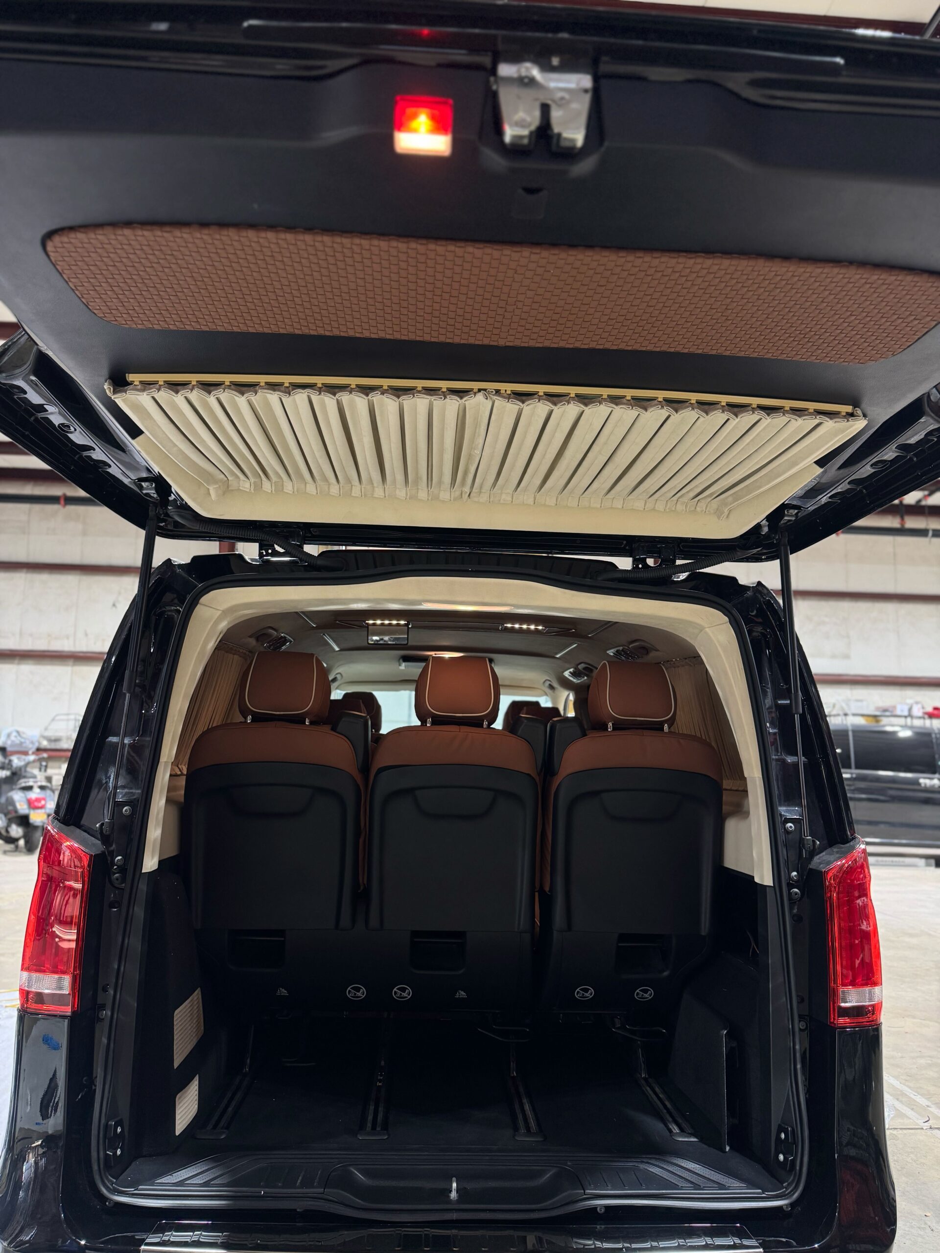 
								2023 Mercedes-Benz Metris Passenger Van full									